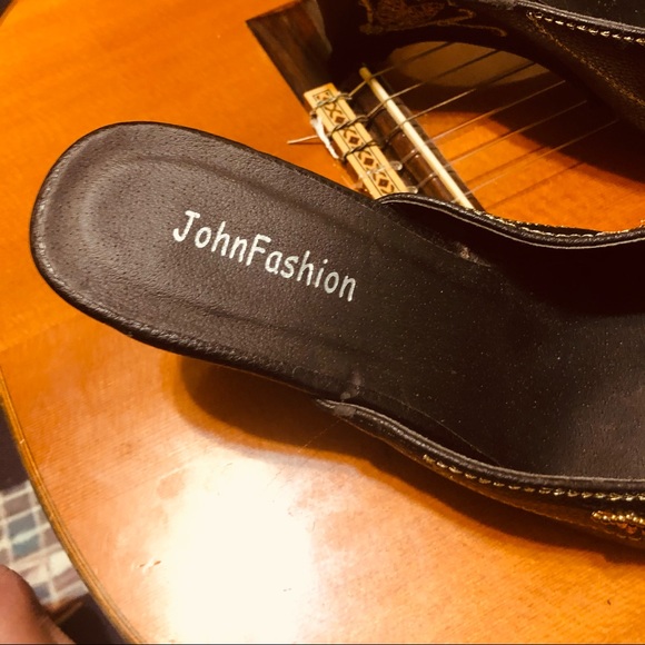 🌹Beautiful JohnFashion Embroidered, Beaded Slides - Picture 9 of 14